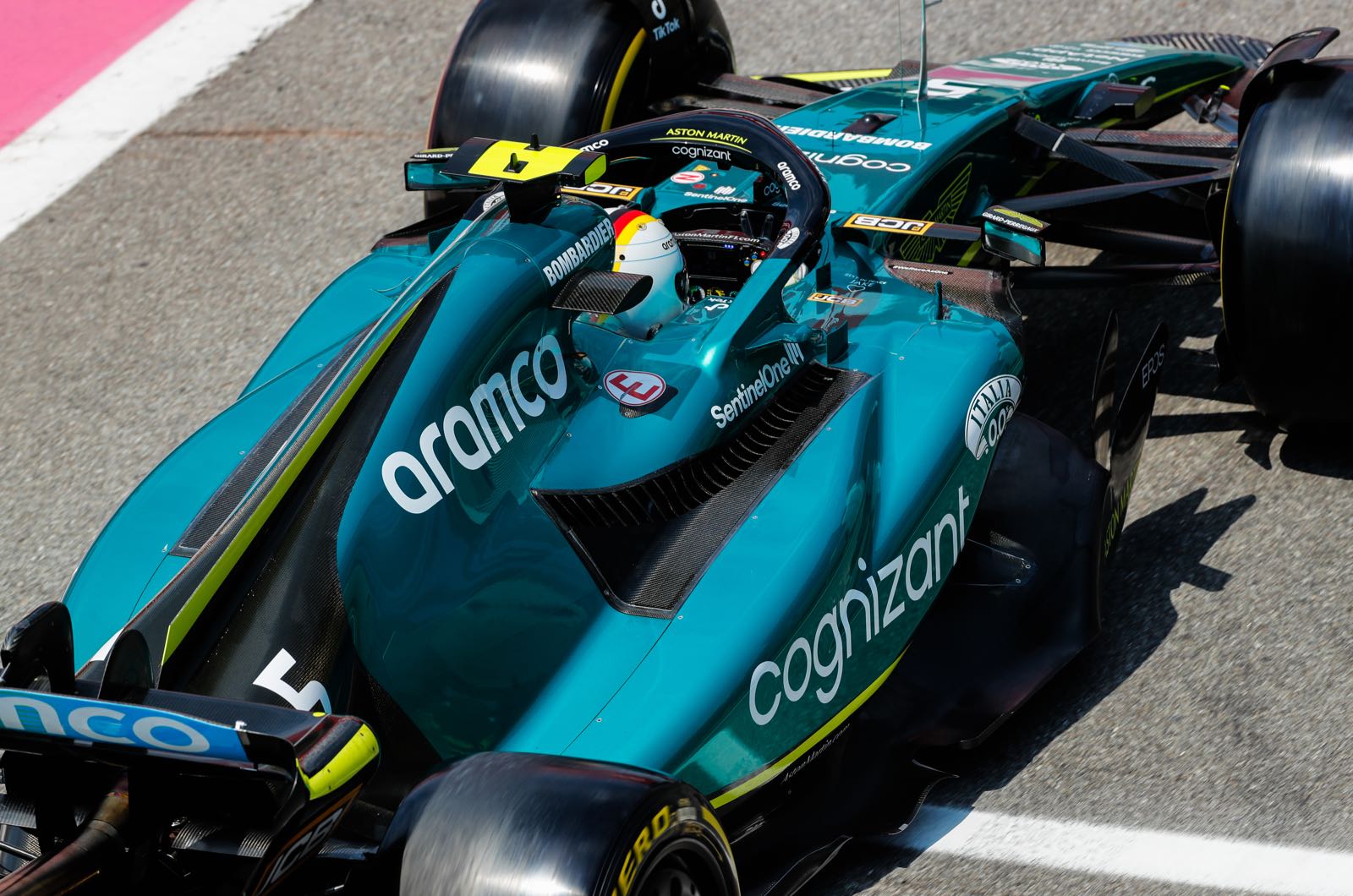 Wolff hopes straightforward Vettel stays in F1