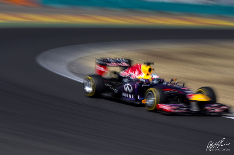 Vettel heading for Schumacher's F1 records