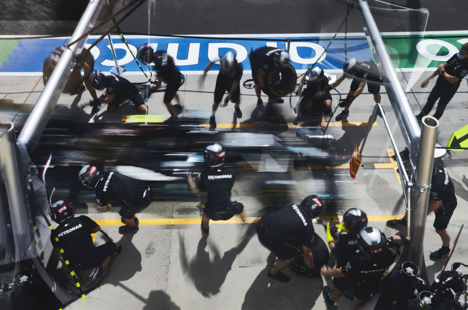 Wolff seeks answer to Mercedes smoky 2020 engine