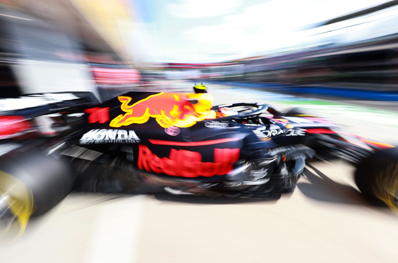 Honda signs up for new F1 engine rules in 2026