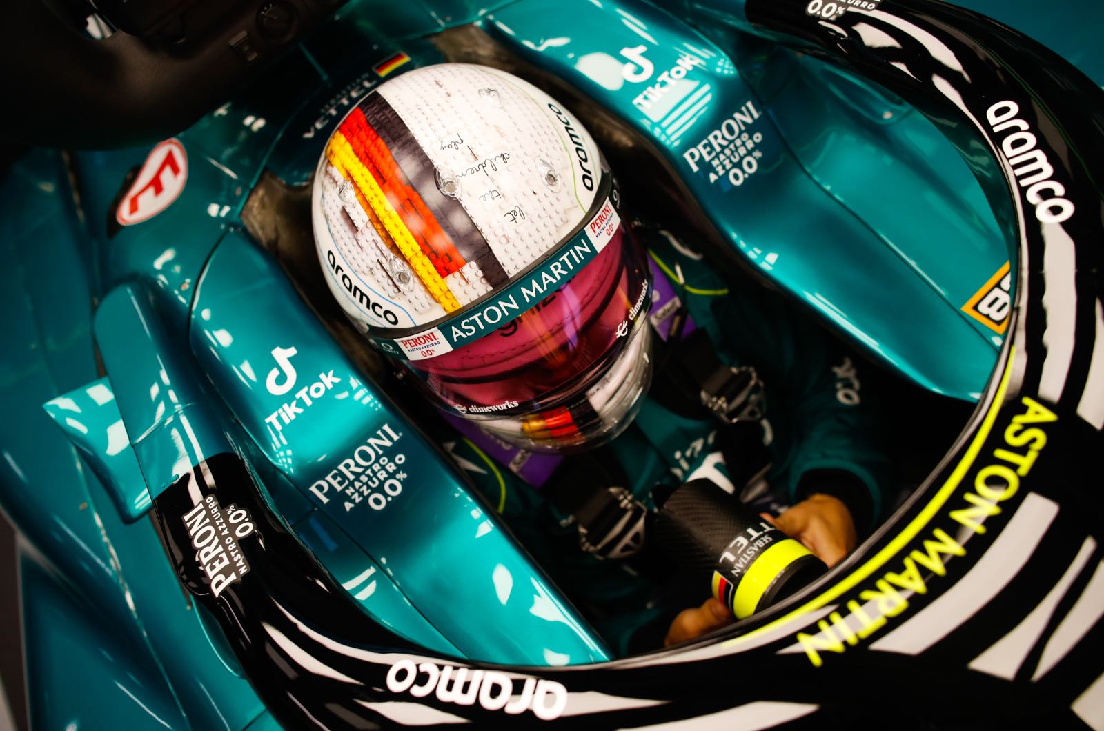 Wolff plays down 2025 Vettel comeback rumours