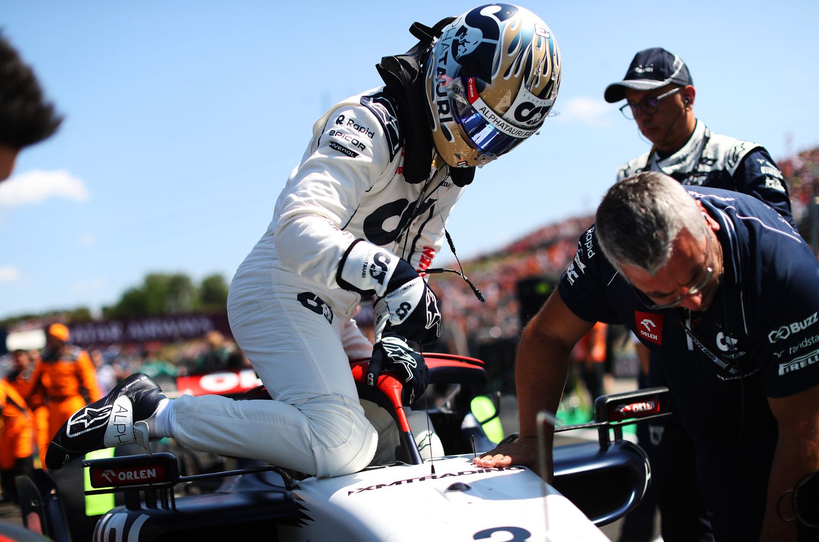 F1 champions split over Ricciardo comeback