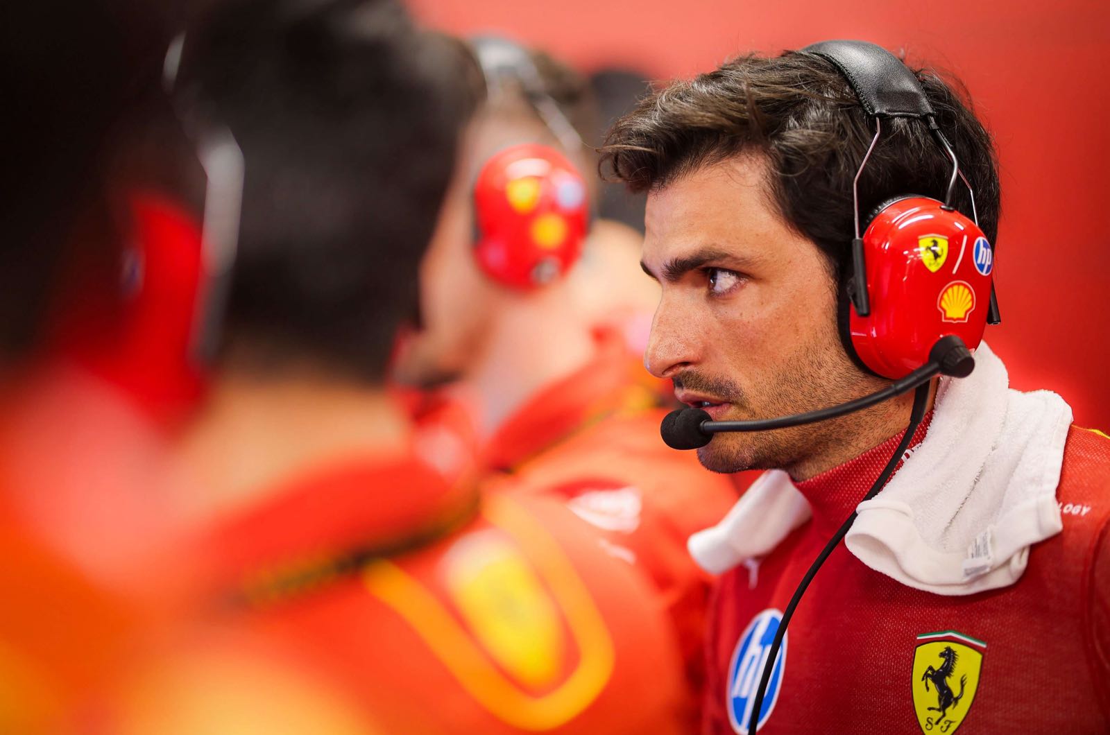 Sainz admits choosing a team for 2025 not easy