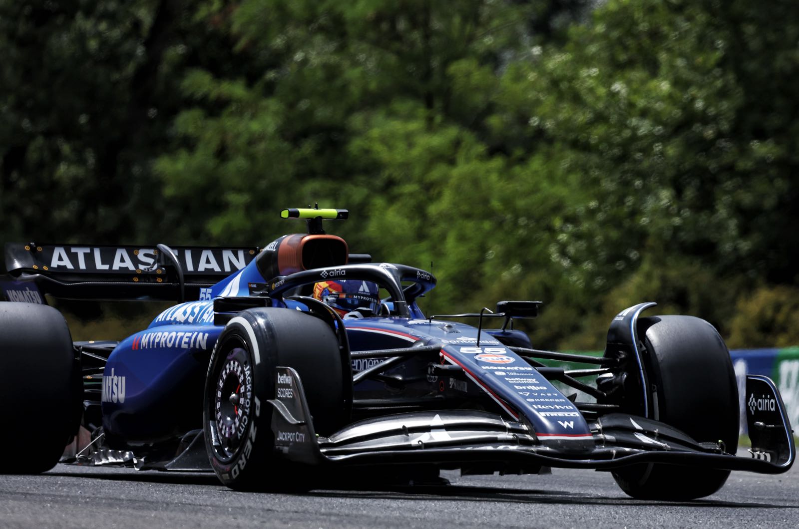 Williams' Sainz urges design philosophy change
