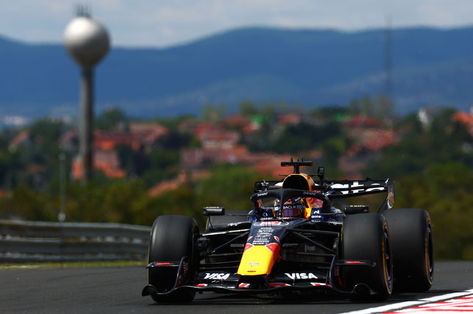 Verstappen tipped to confirm Red Bull stay at Zandvoort