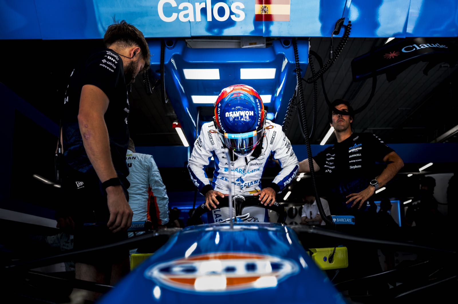 Sainz stays as pressure grows on Vowles