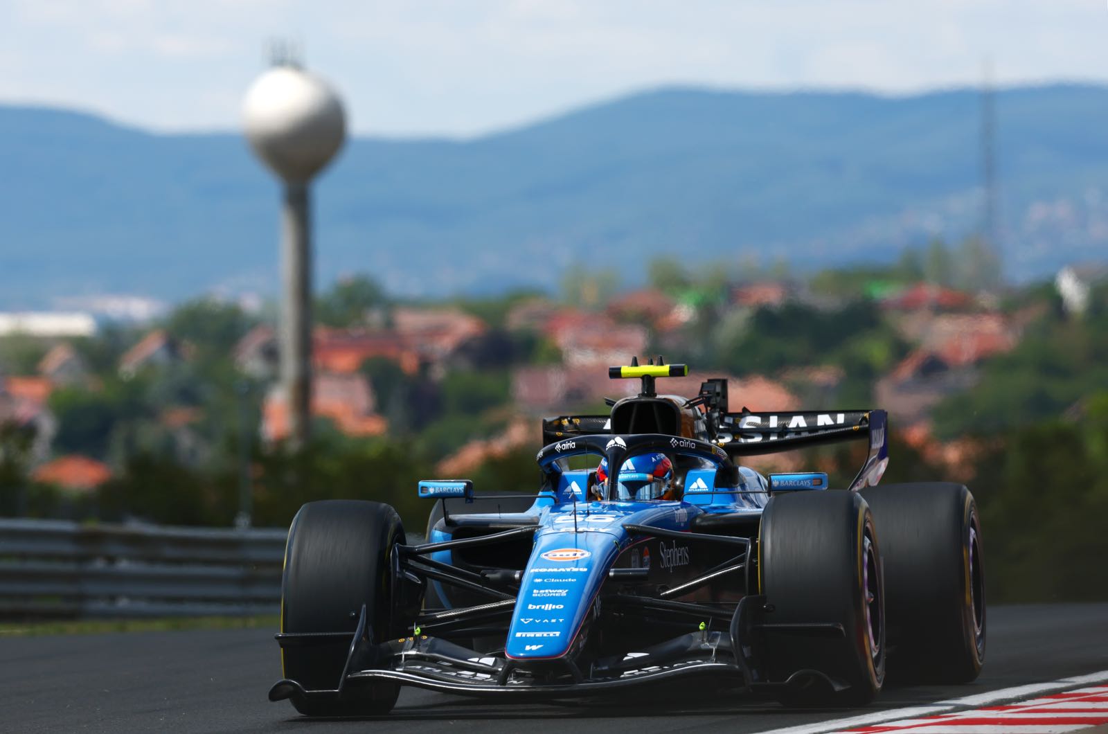 Alonso, Sainz could trigger 2027 driver-market chain