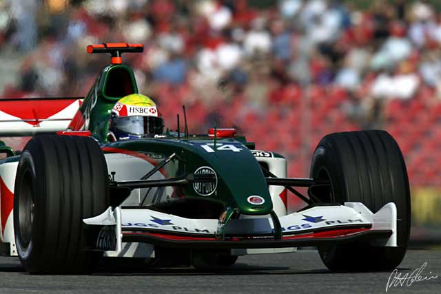Jaguar says Webber will stay this year