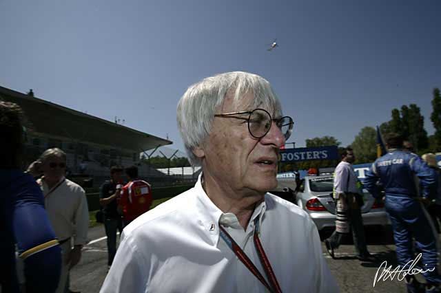 Win a walk on the F1 grid with Mr E