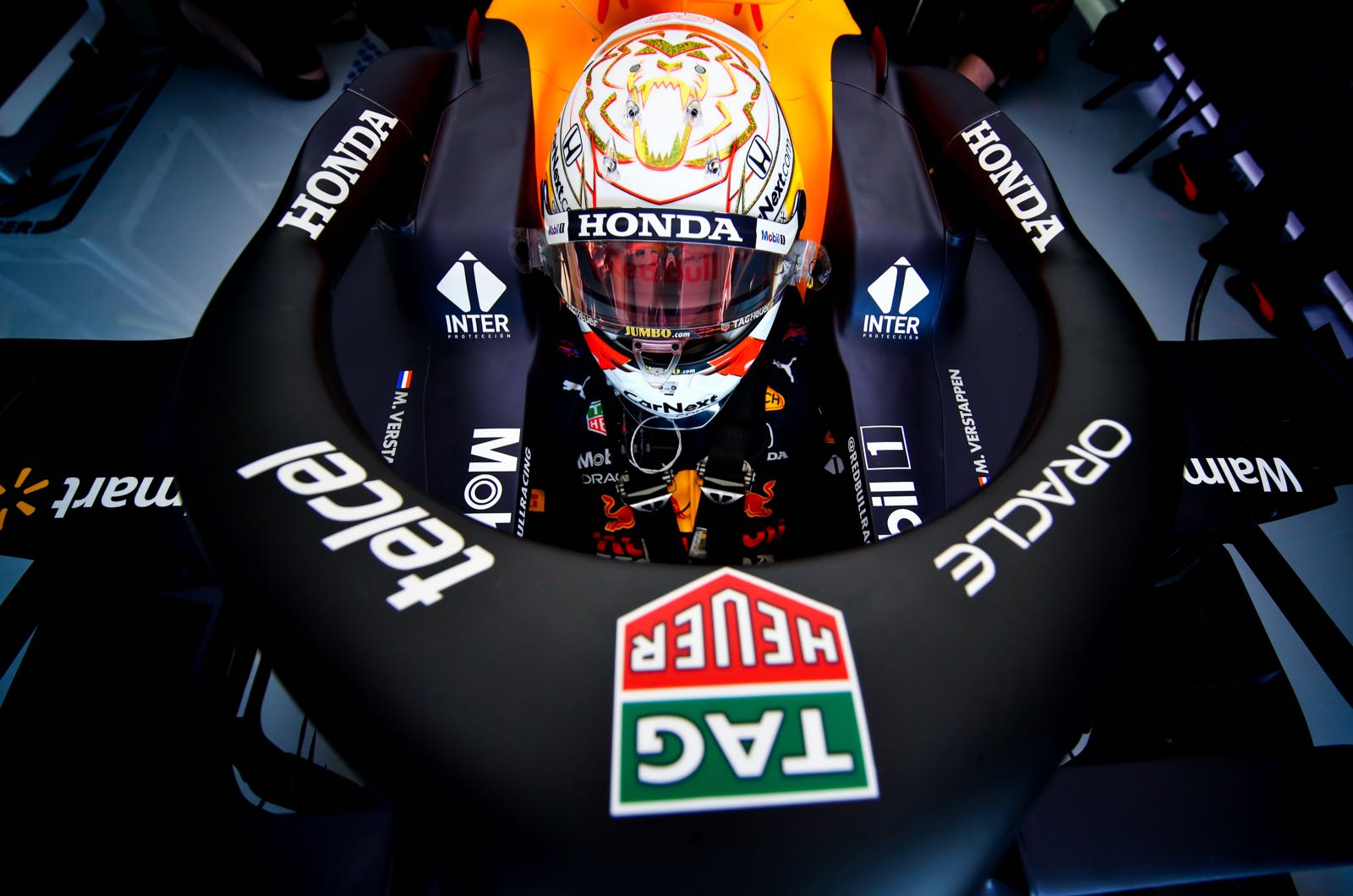 Verstappen's father smiles at Hamilton shoulder nudge