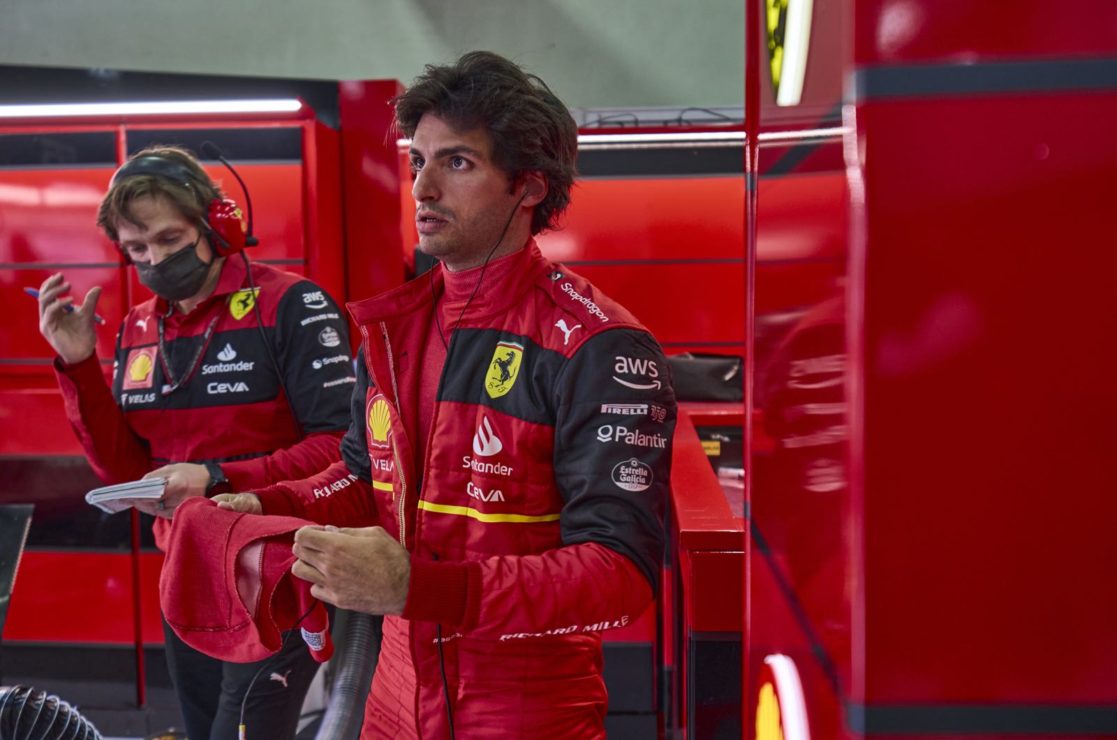 Ferrari admits pressure hurting Sainz