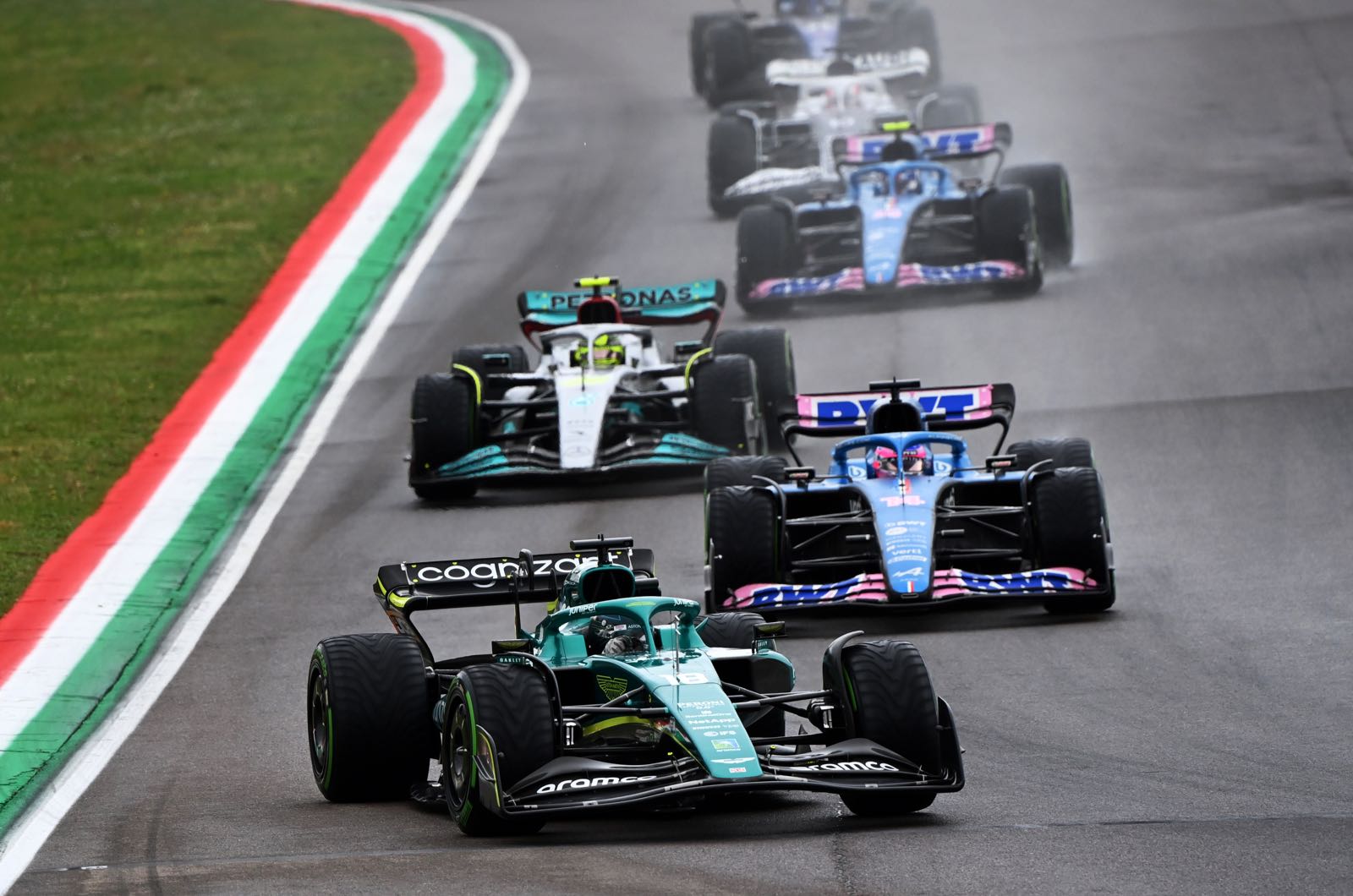 Wolff apologises for Hamilton's undriveable car