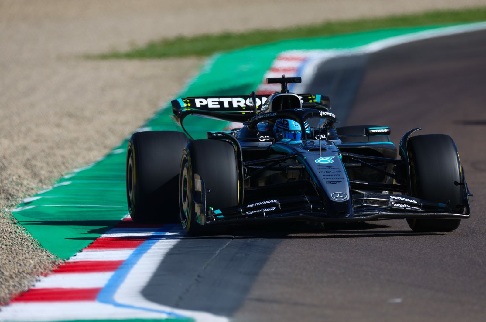 Russell opens door to F1 team switch