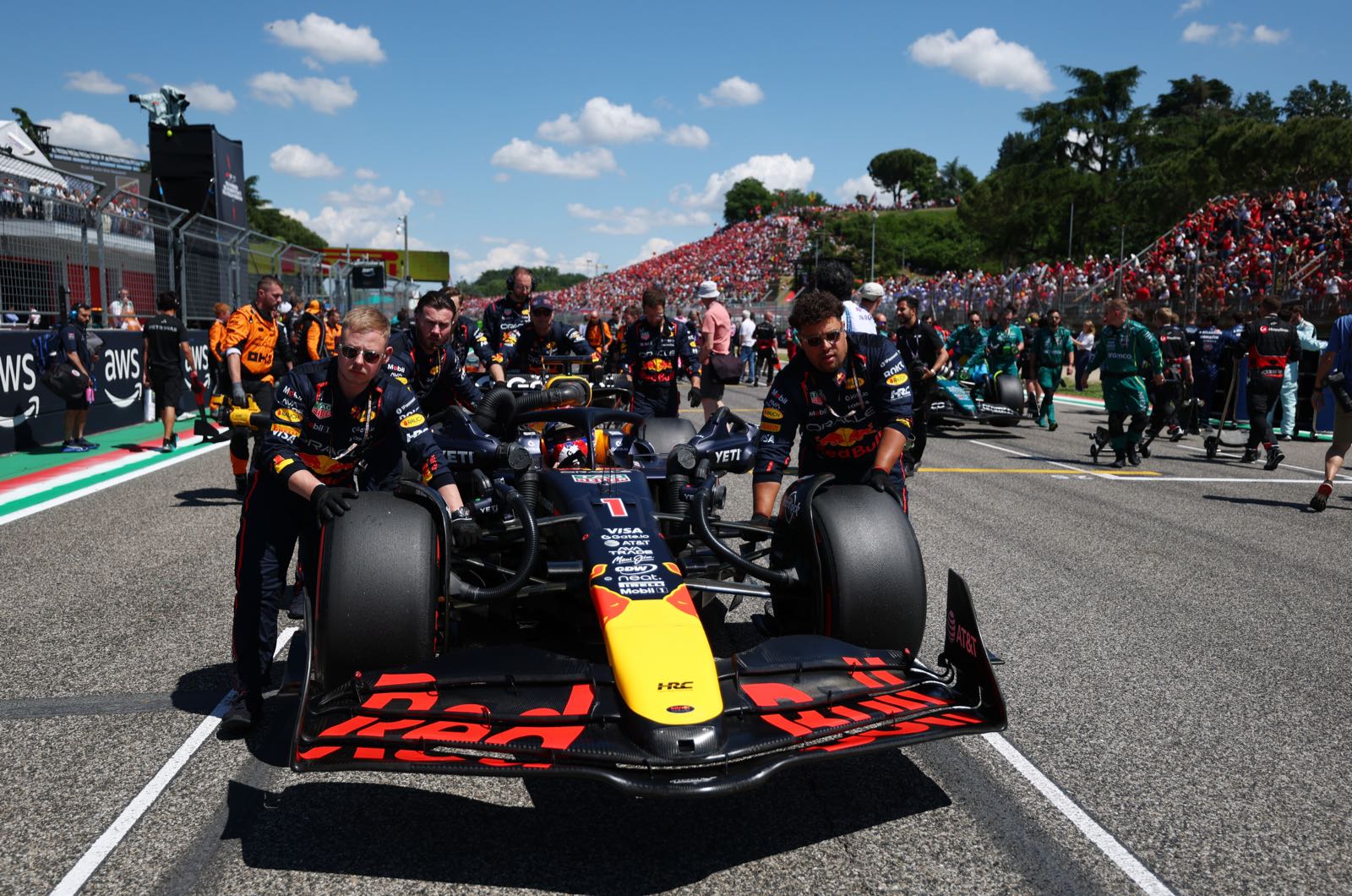 Insiders think Verstappen will 100 percent stay at Red Bull