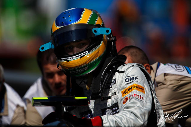 Senna steps back to go forward