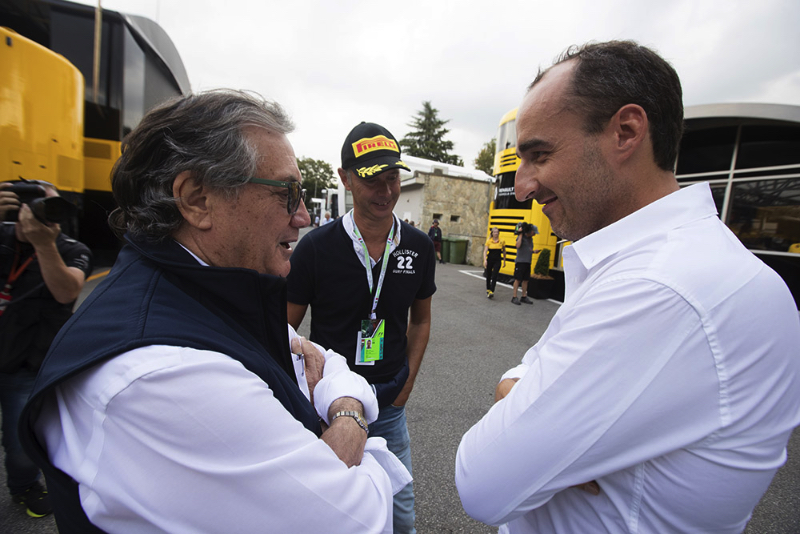 Kubica says F1 return chances good