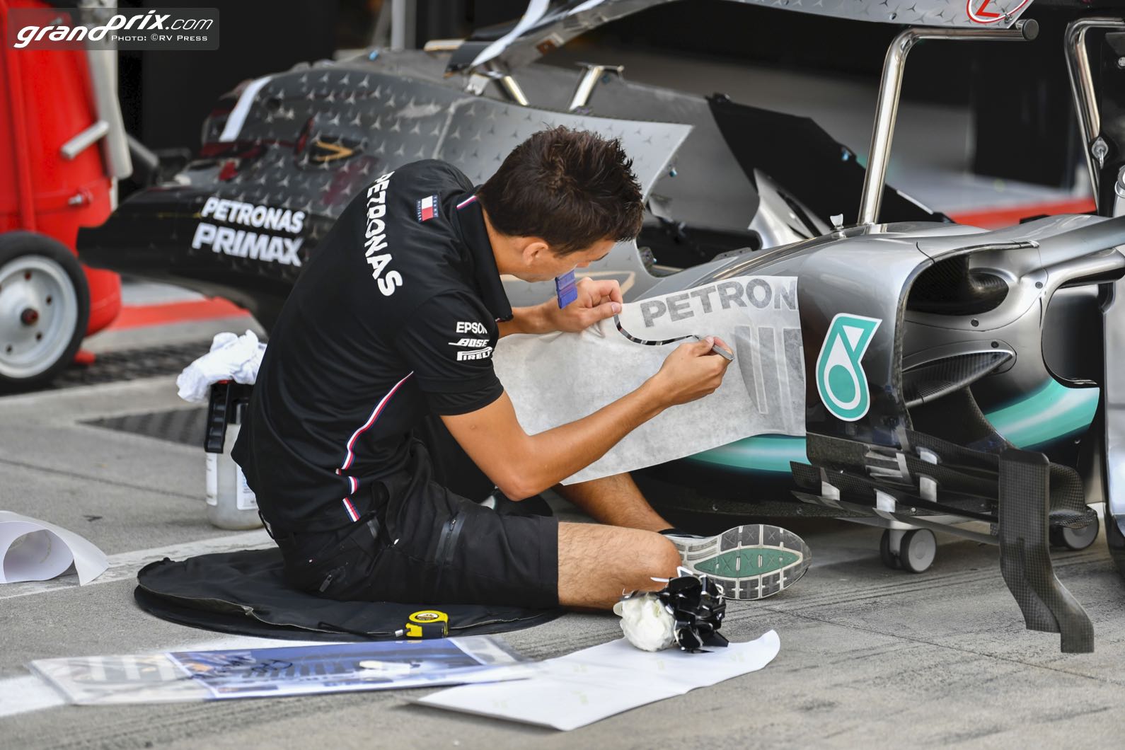 Wolff admits engine reliability concerns