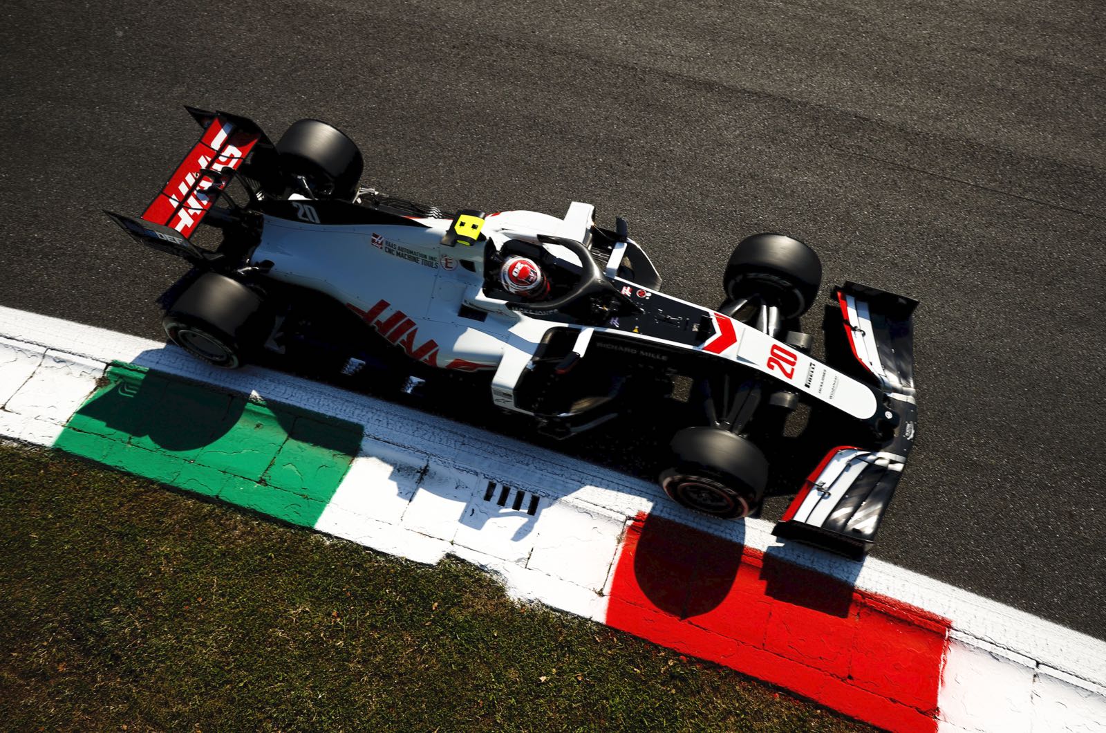 Magnussen to meet Gene Haas over F1 future