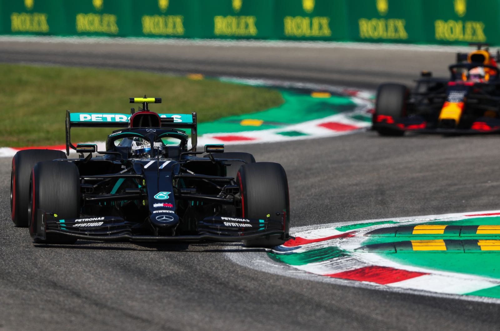 F1 should artificially slow Mercedes says Seidl