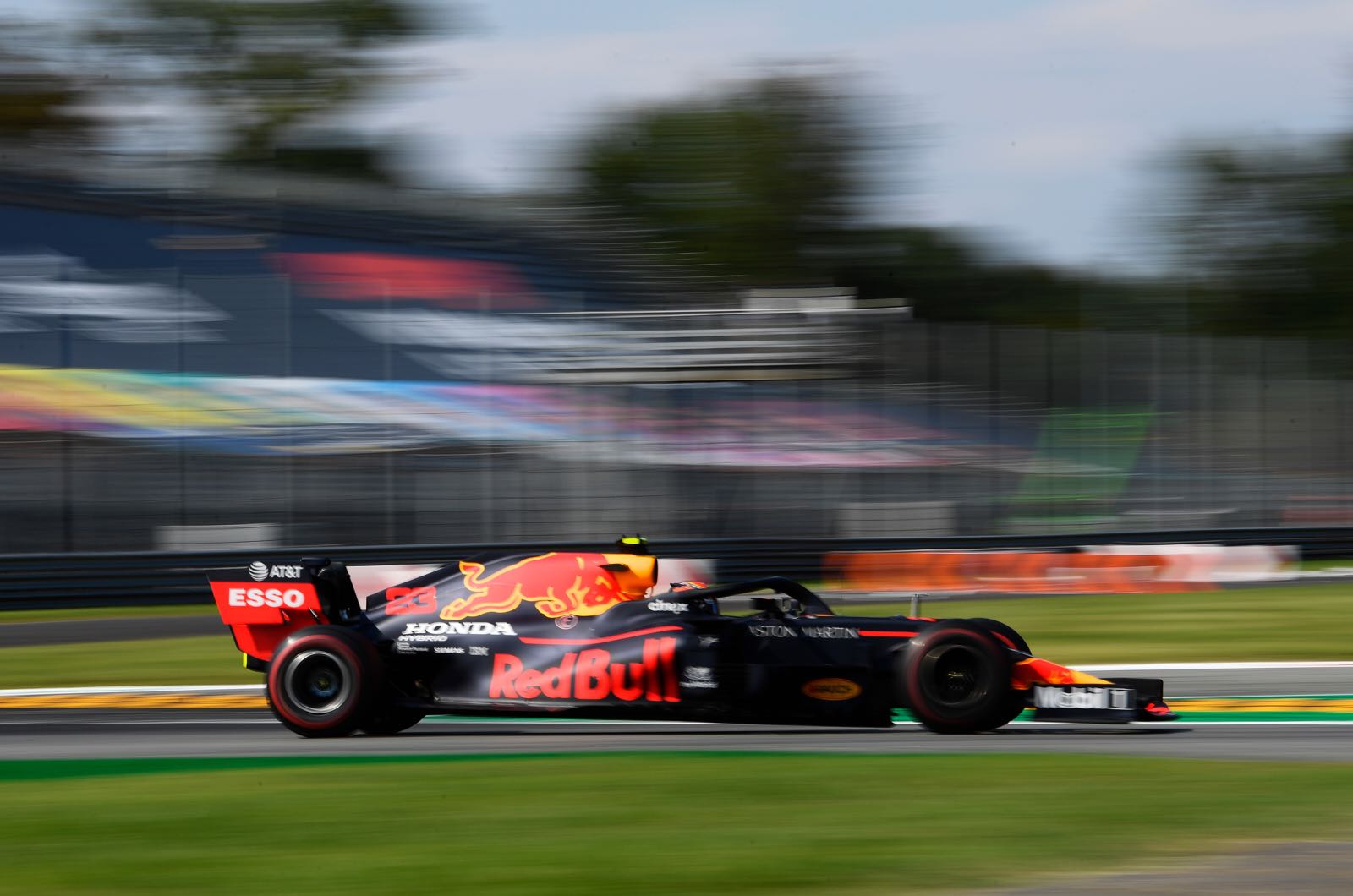 Newey motivation stupid excuse for results says Albers