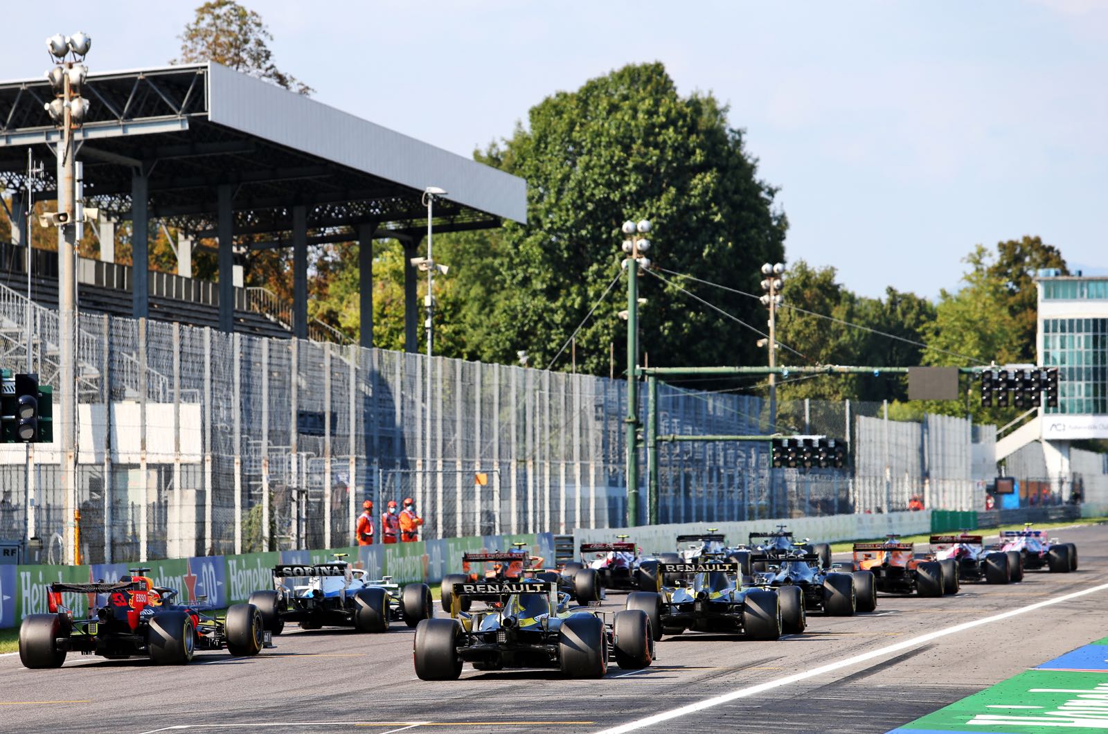 F1 keeping hybrid engines for the future