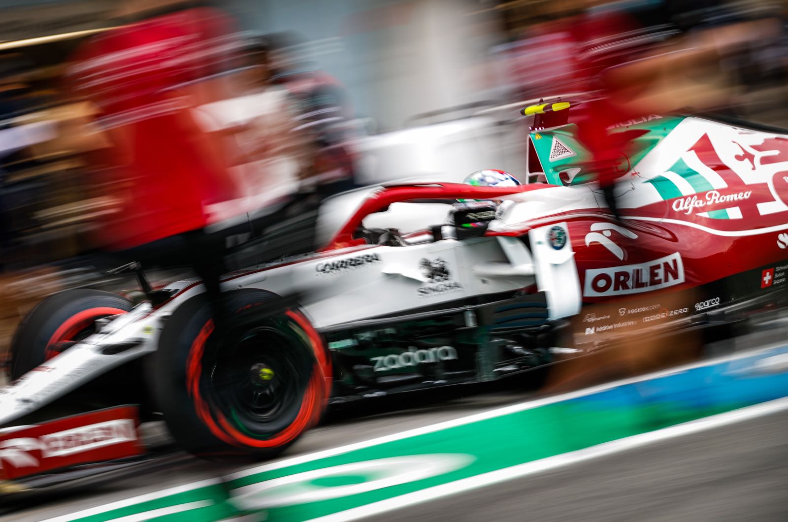 Management turmoil at Alfa-Sauber as chairman quits