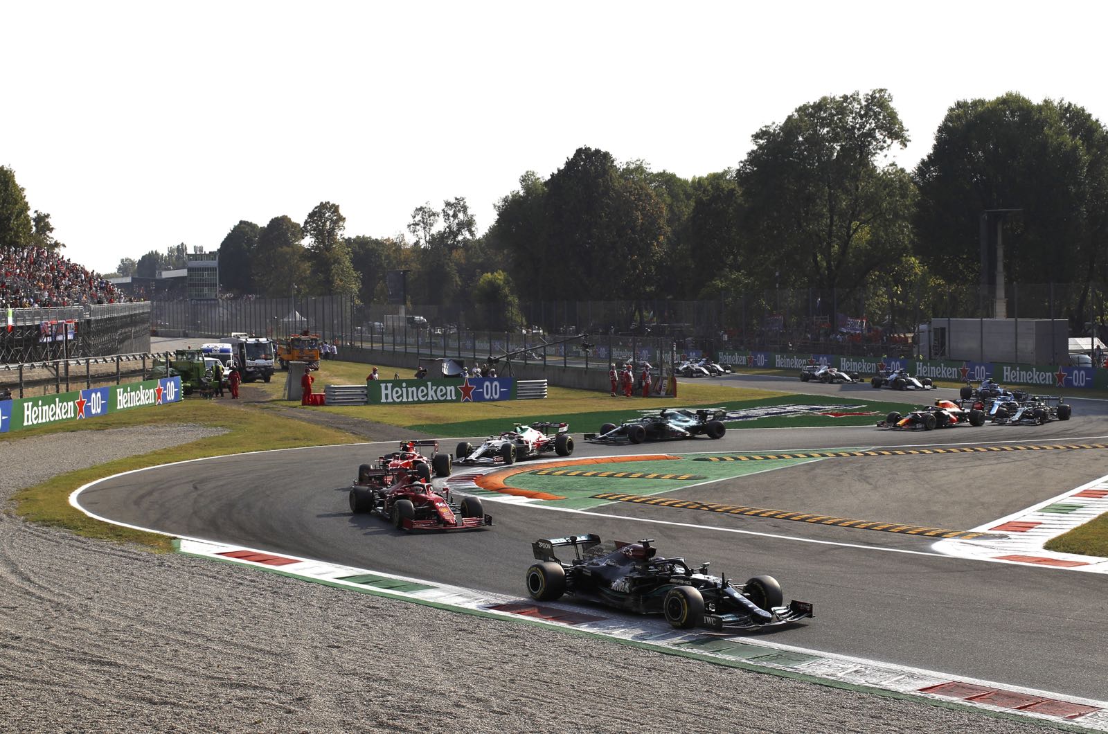 Monza sprint race like a carnival parade