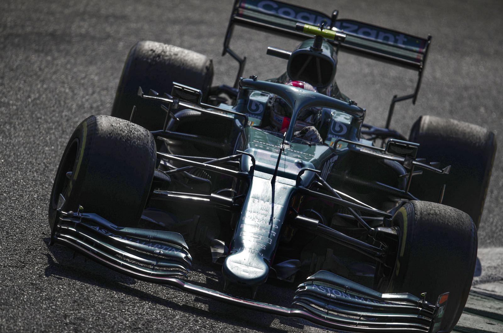 Aston Martin F1 team continue with driver line-up for 2022