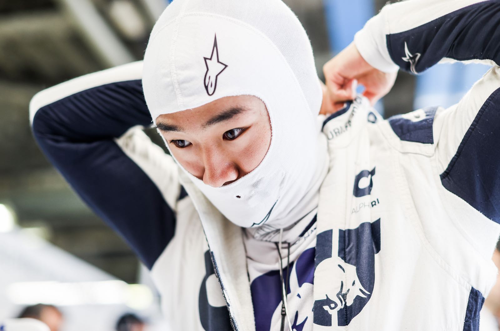 Tsunoda to continue with AlphaTauri in 2023
