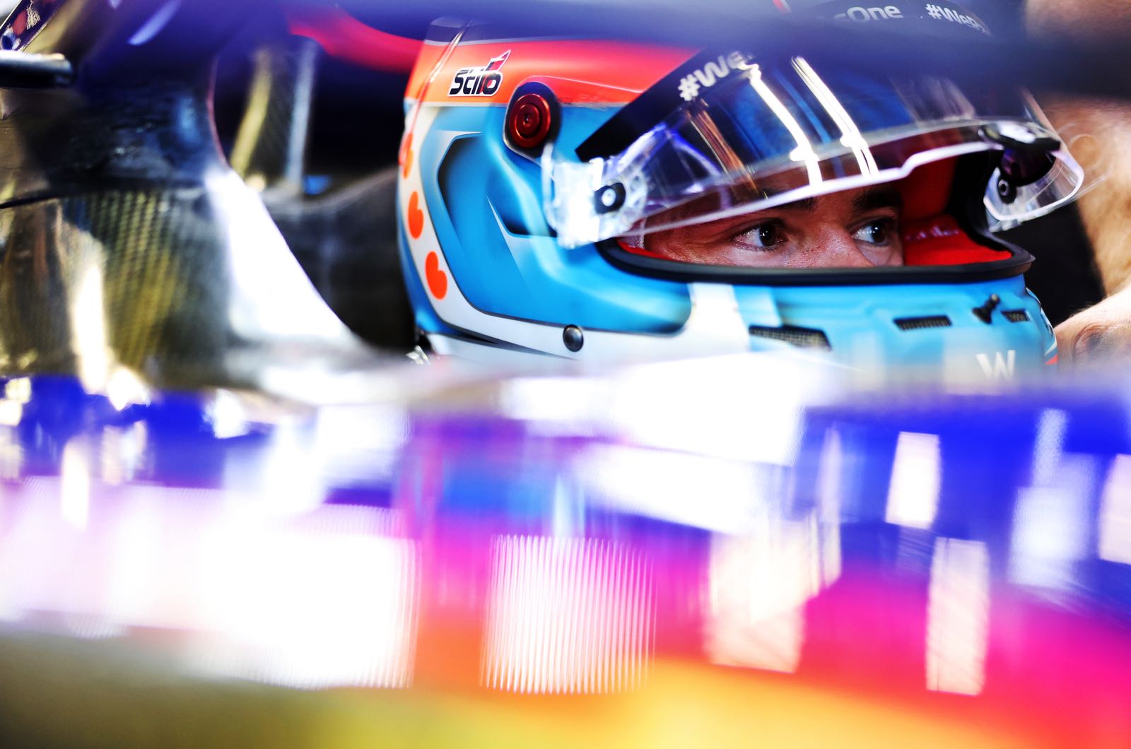 De Vries must avoid Verstappen comparison says boss