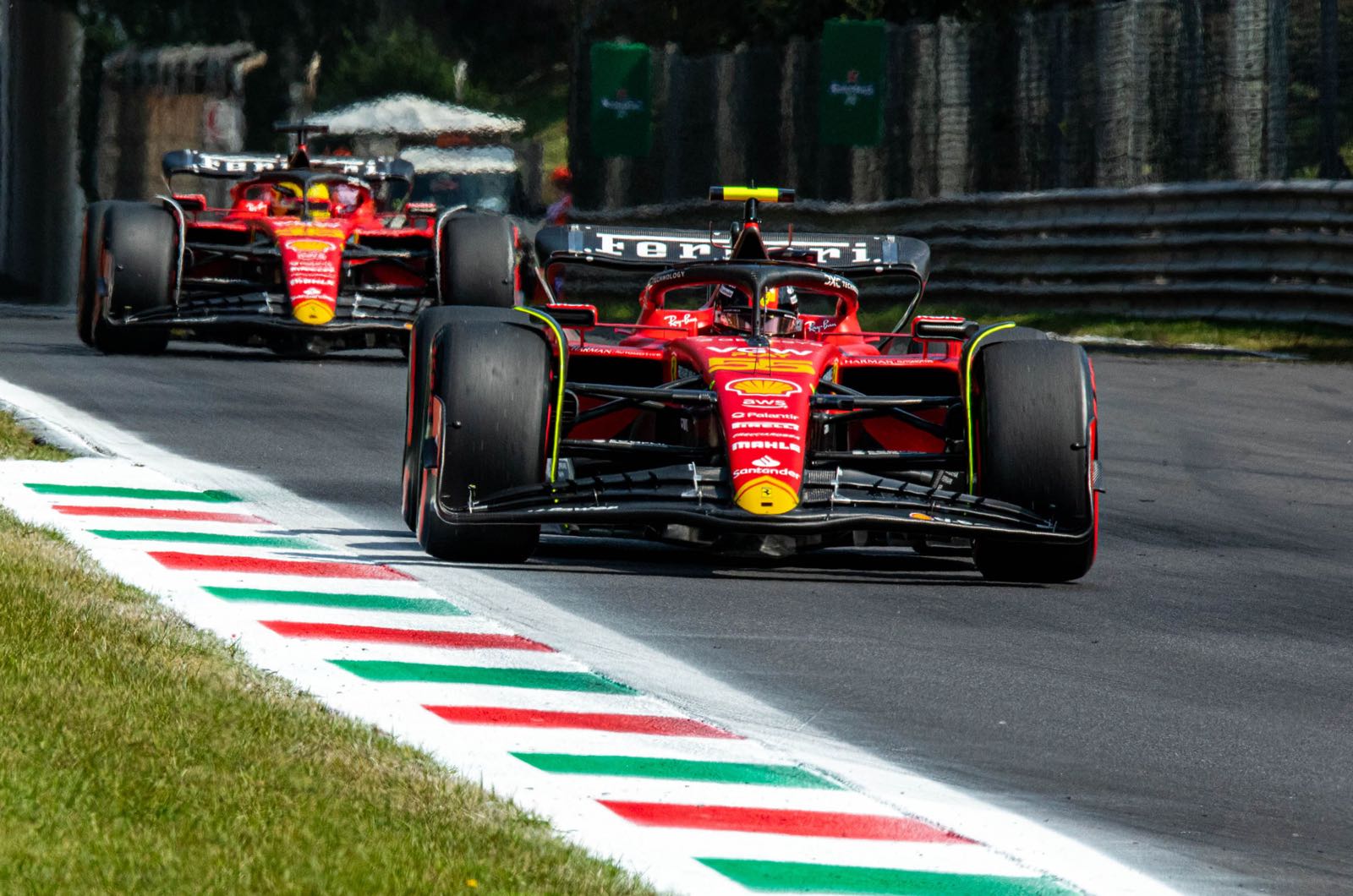 Friday Report - Ferrari maintain 1-2 lead in FP2