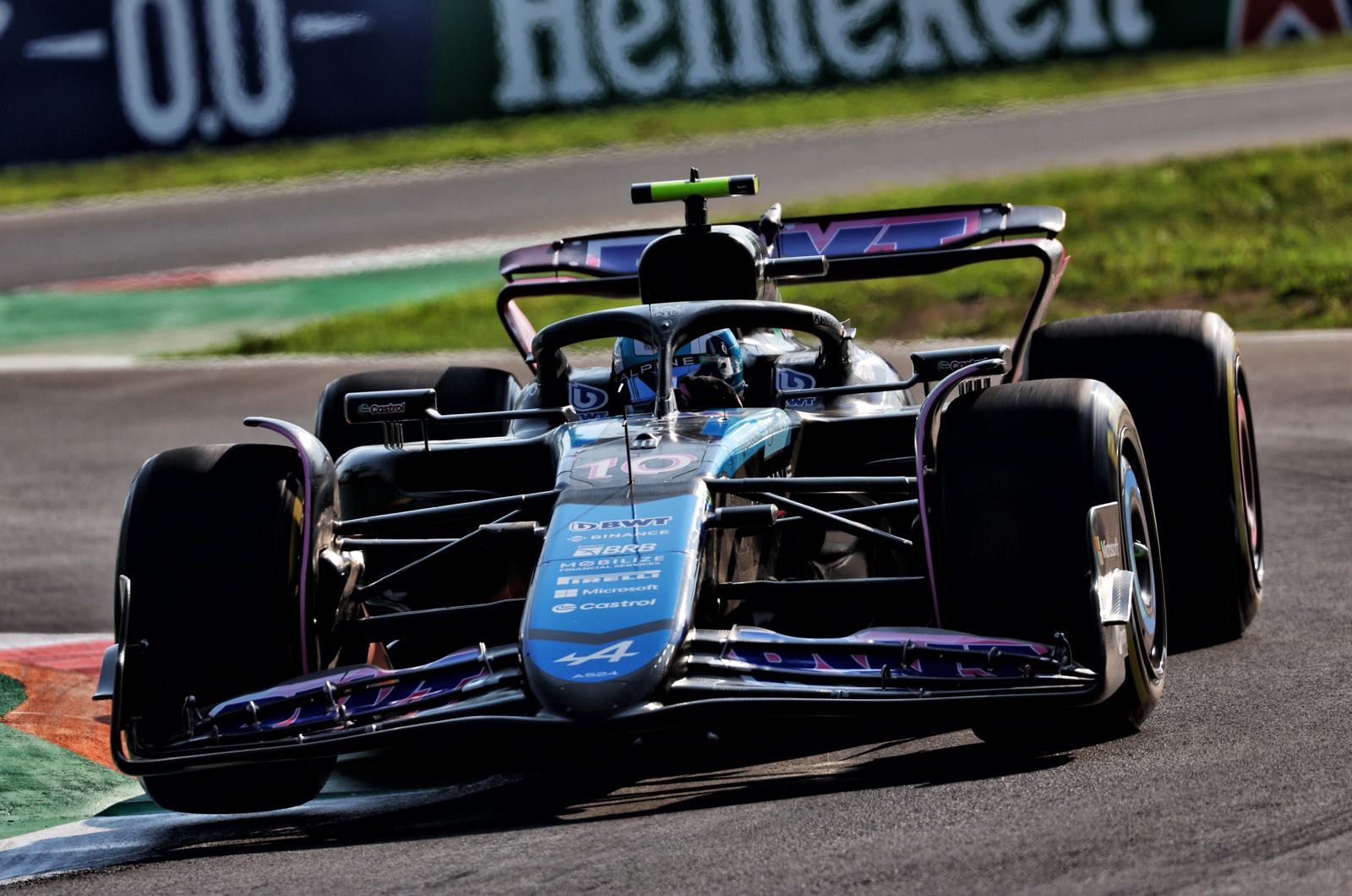 Honda, Renault could be fined for F1 budget breaches