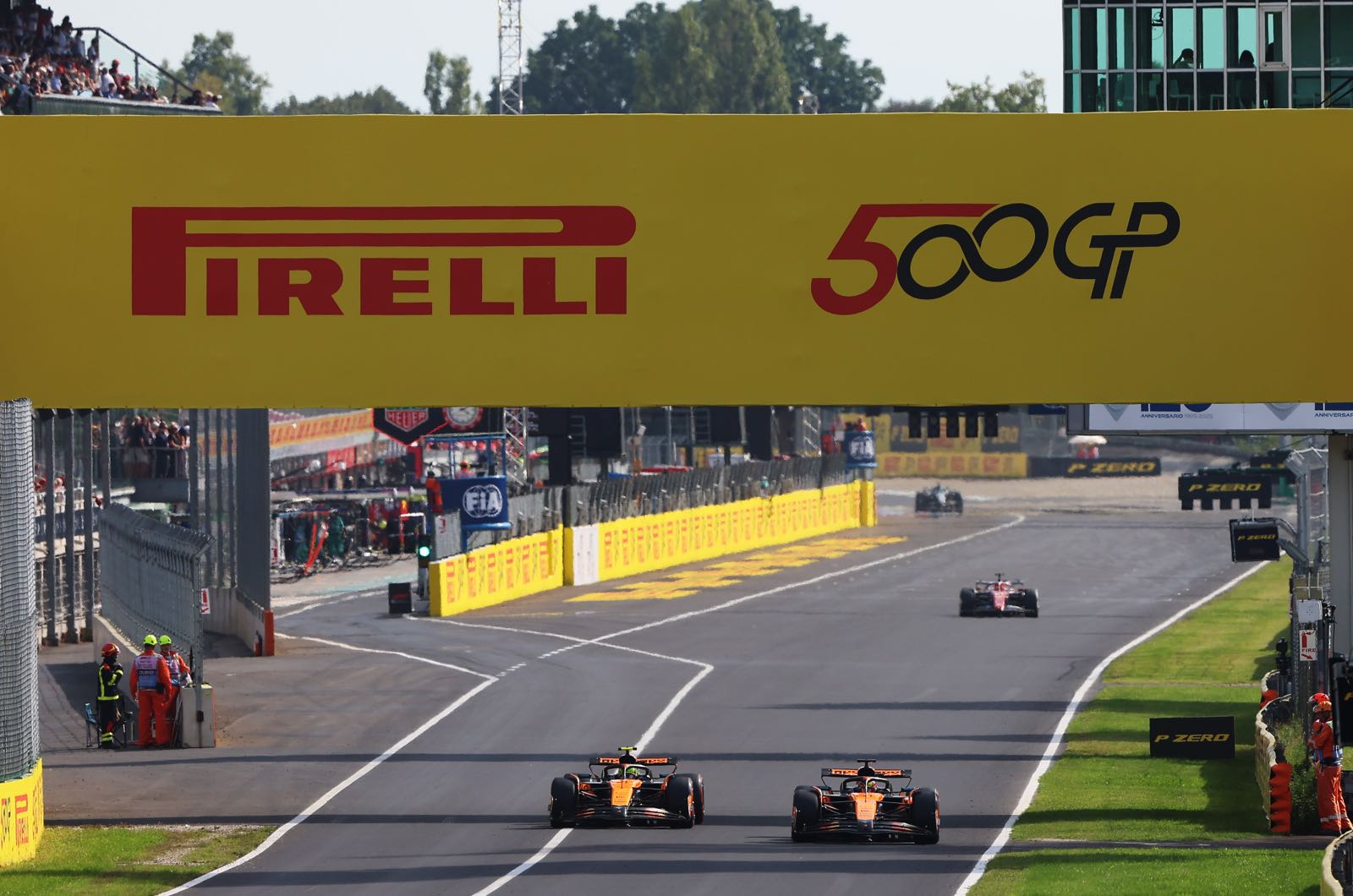 Hamilton tells Piastri don't give up positions