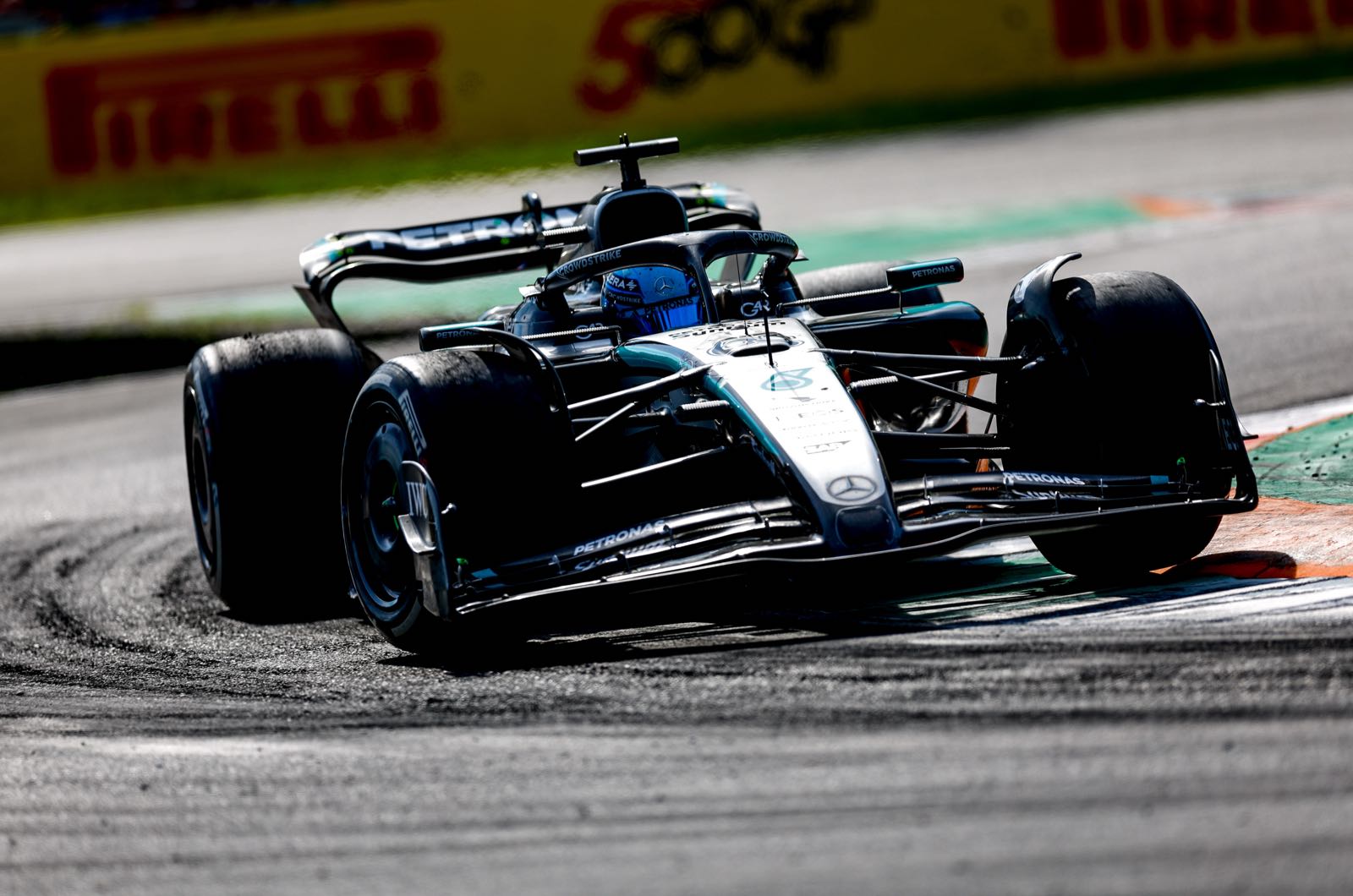 Rumours grow over Russell, Hamilton and 2026 market