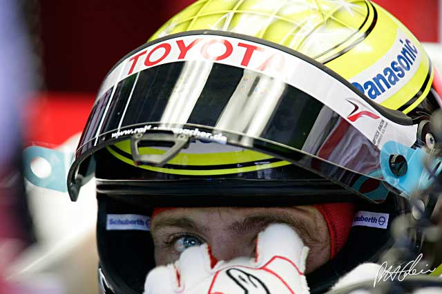 Ralf under fire