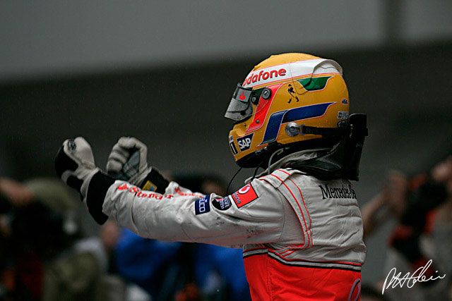 Race Notes - Hamilton wins action packed Japanese GP