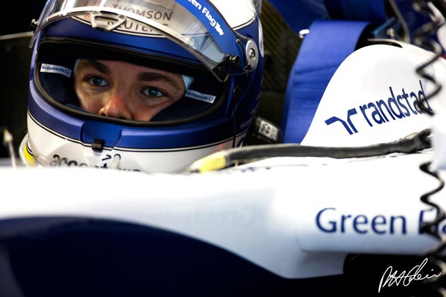 Rosberg joins Mercedes