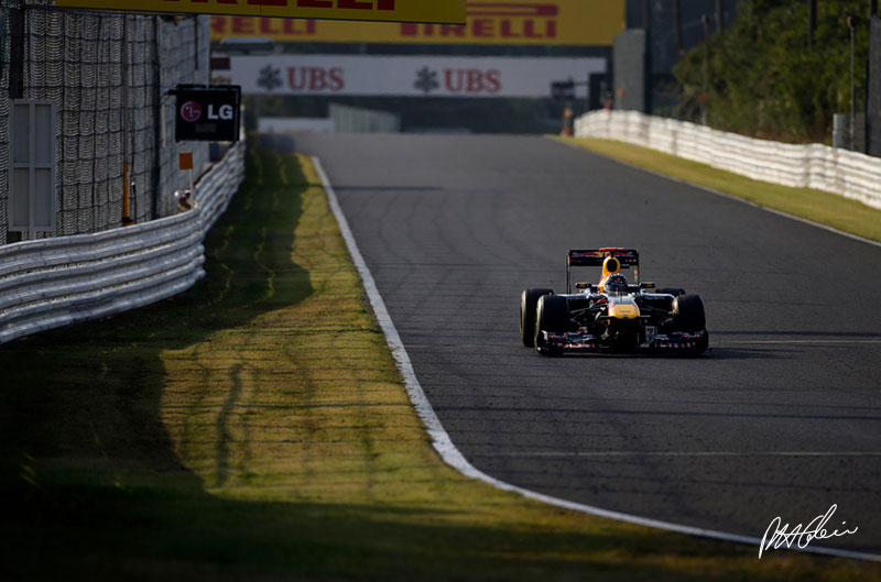 Qualifying Report - Vettel keeps pole record alive - just...