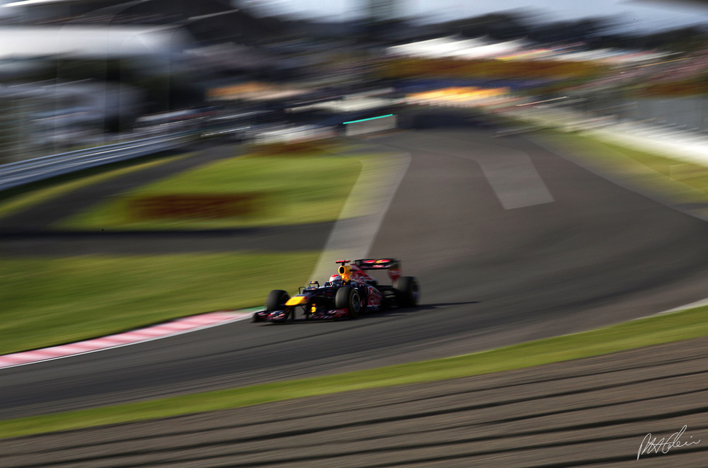 Race Report - Vettel strikes title blow in Suzuka