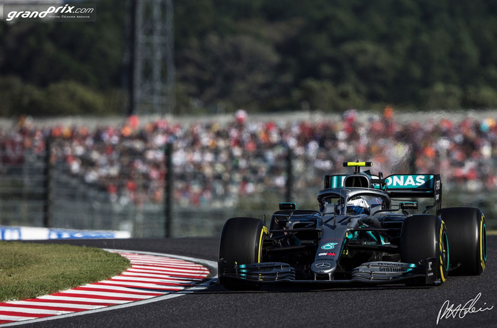 Vettel says Mercedes close to perfection