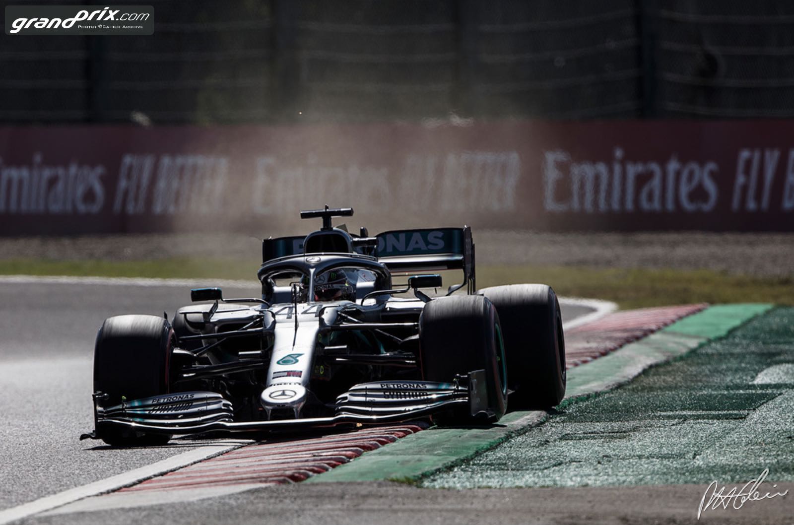 Mercedes says F1 quit reports simply wrong