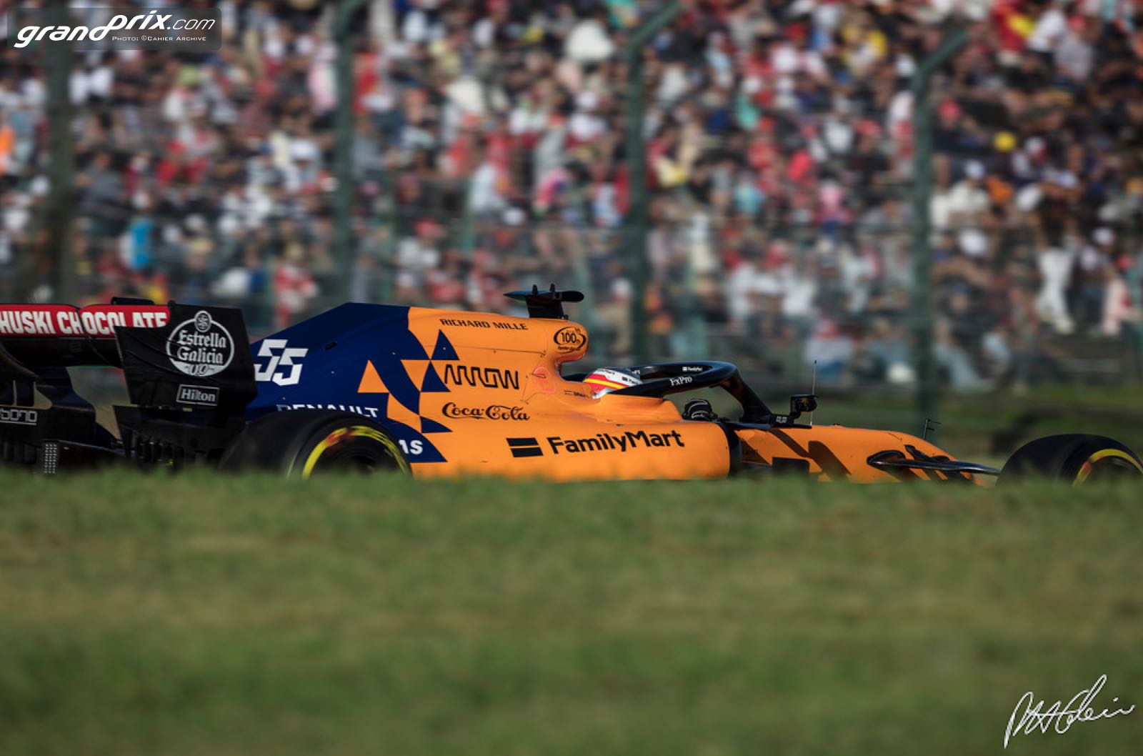 Sainz's father says McLaren delighted with him