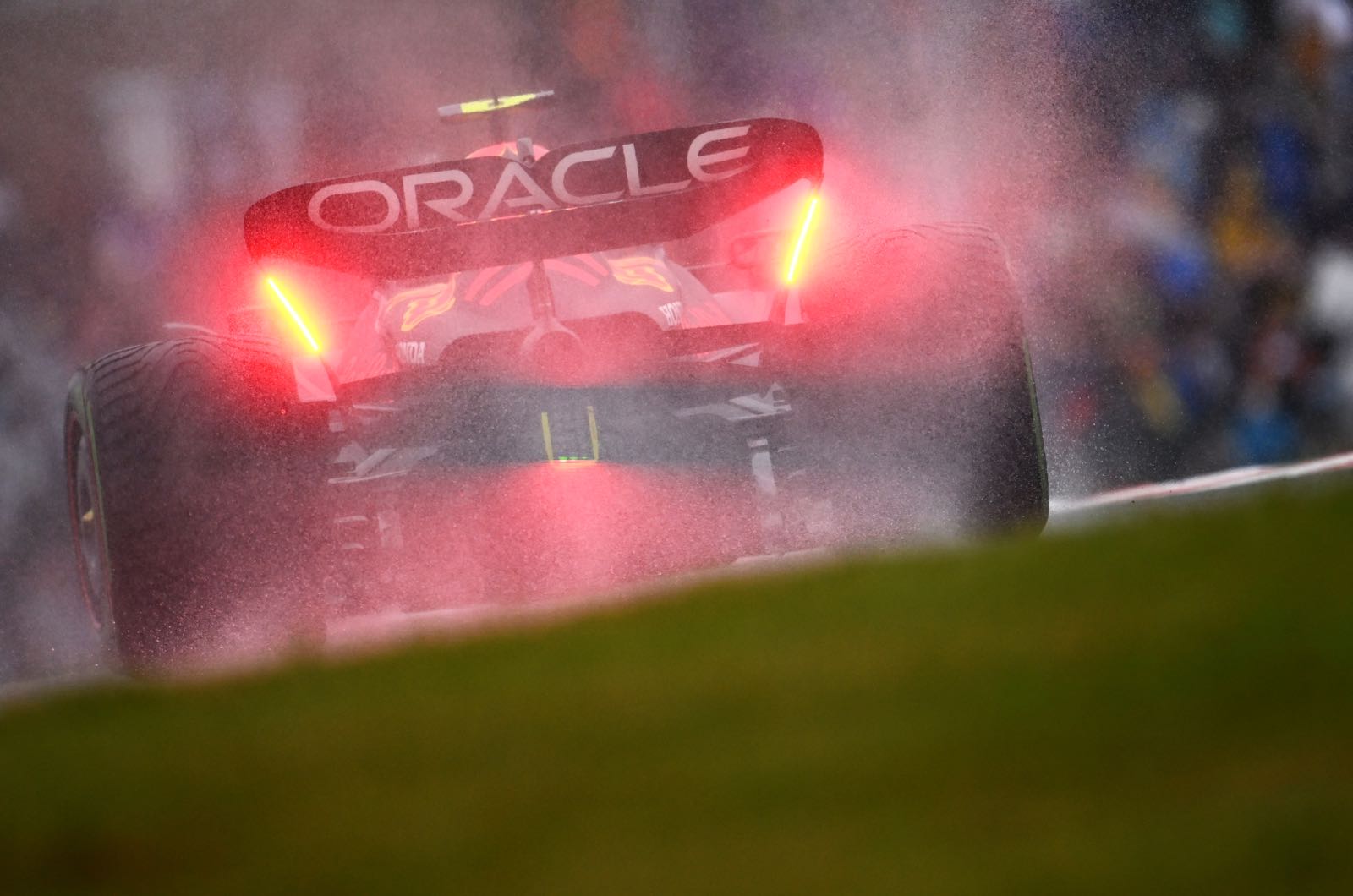 Pirelli admits wet tyre must be improved