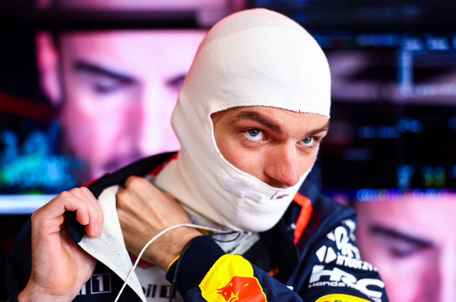Only peace and calm will keep Verstappen at Red Bull