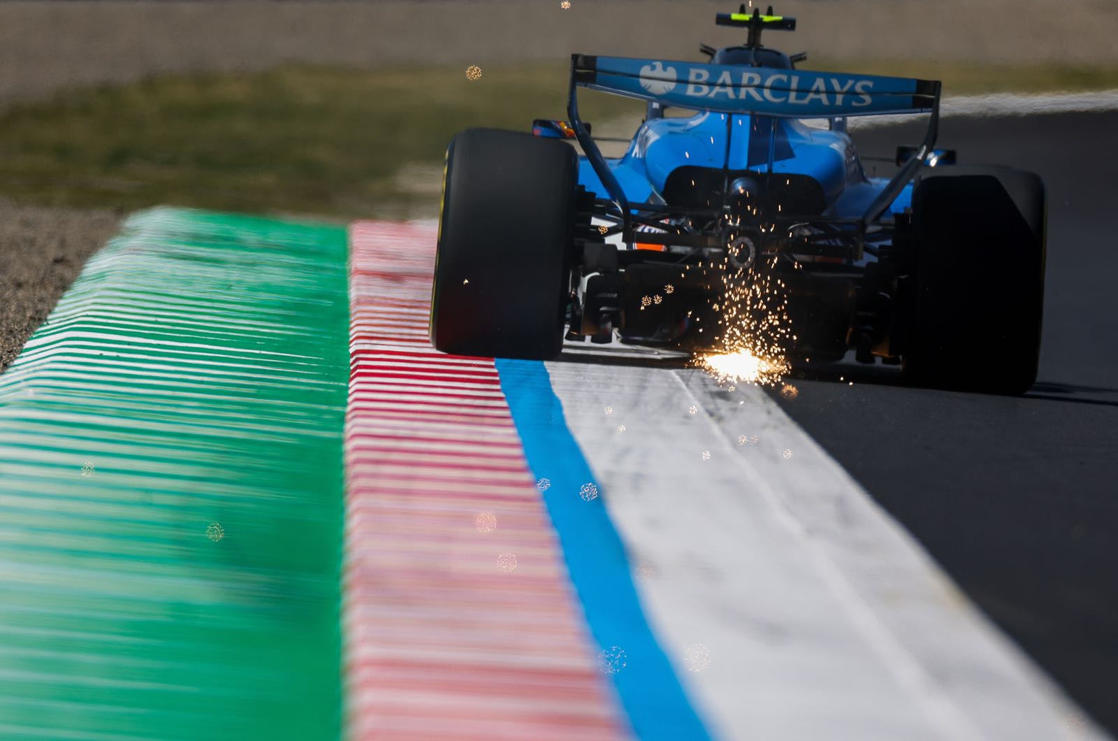 Sainz joins Alonso in questioning rivals upgrades
