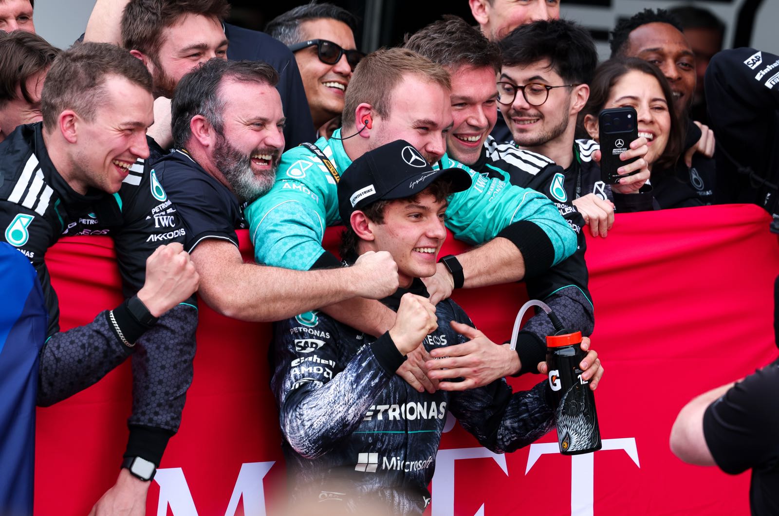 Antonelli admits title chance, but Russell has edge