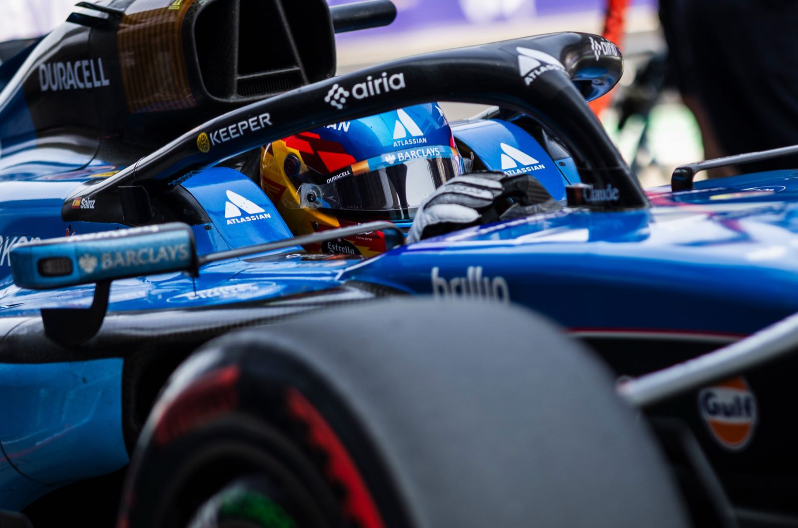 Williams trims weight as Sainz plays down rule tweaks