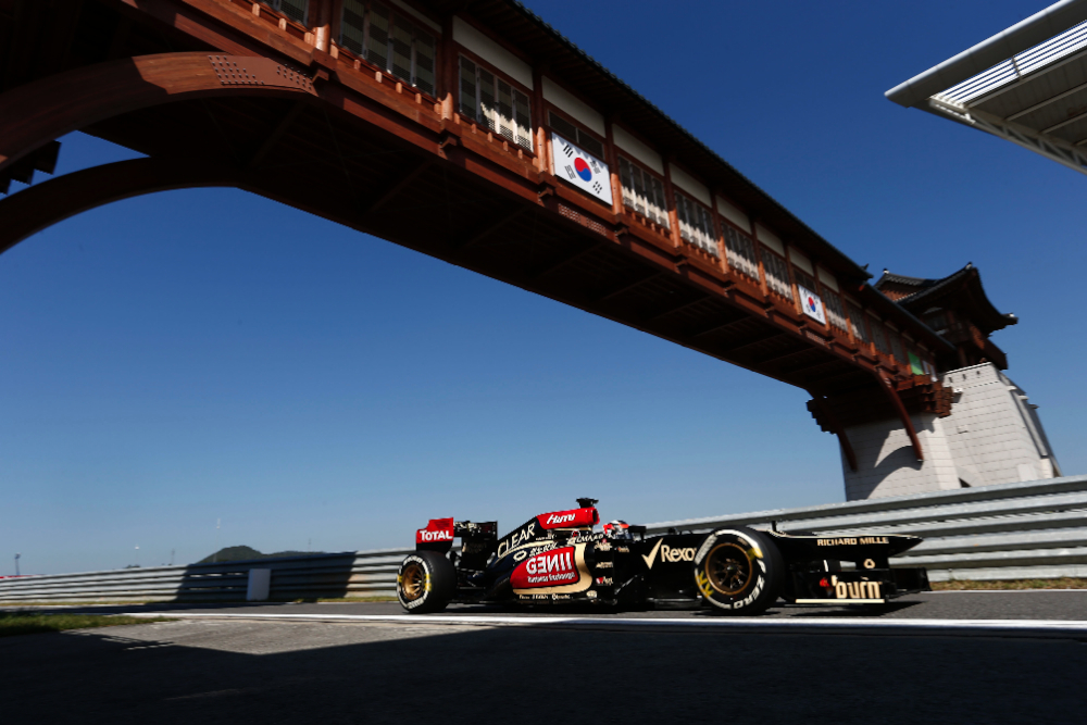 Raikkonen engineer Slade not moving to Ferrari