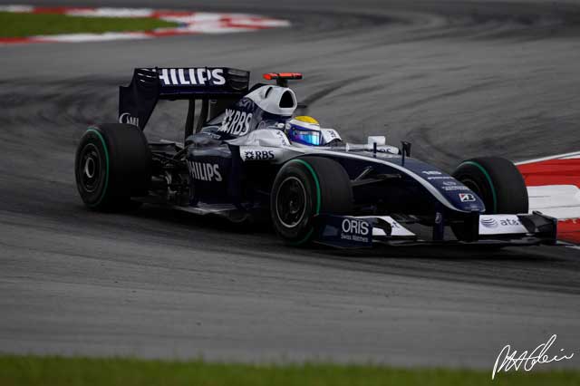 Practice 1 Report - Nico ahead of Kazuki