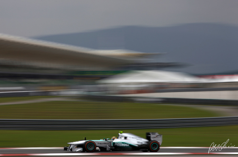 German faction sides against Brawn over Rosberg team order